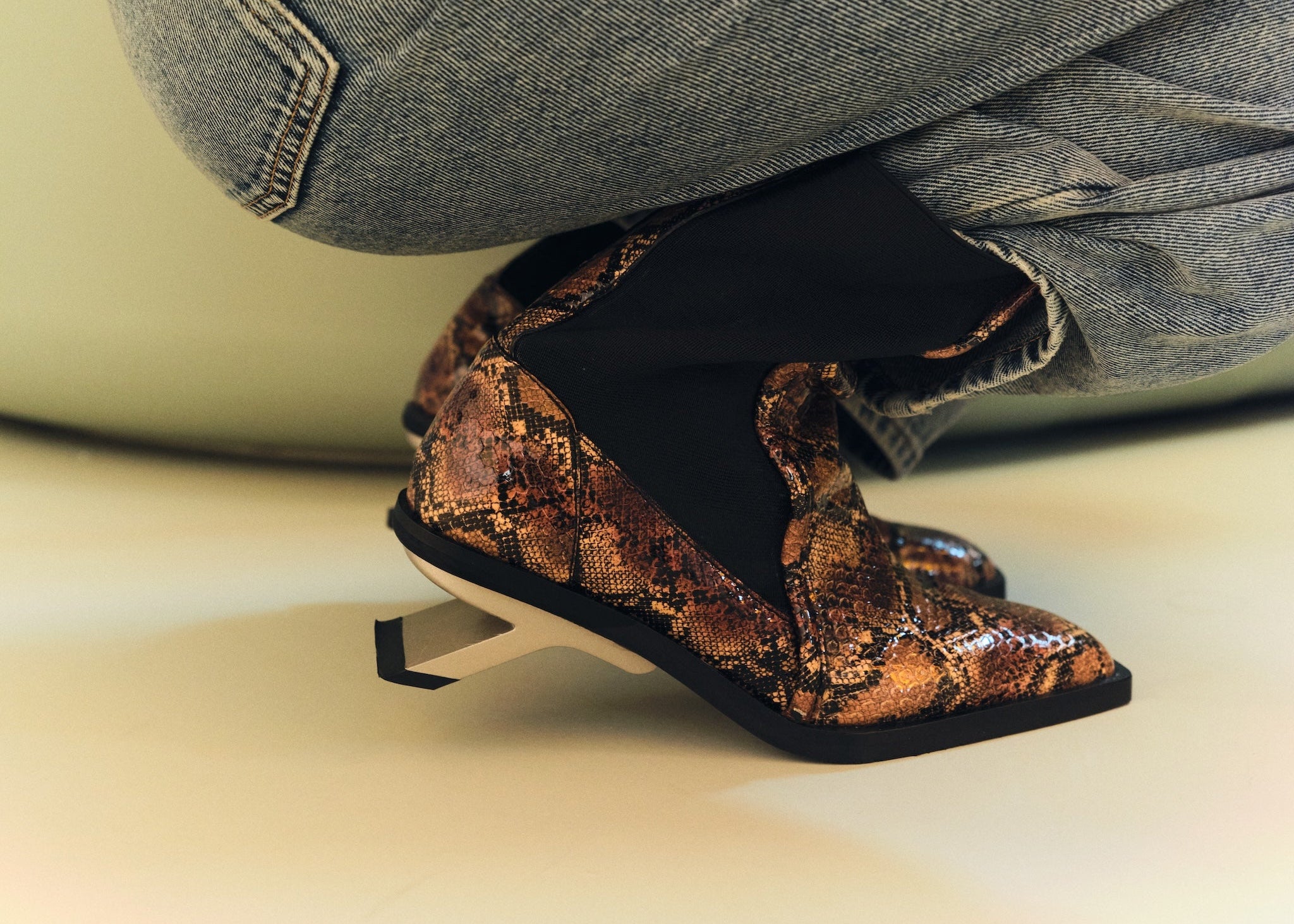 OUR COLLECTIONS – NORA LOZZA